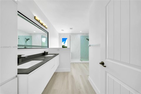 Villa ou maison à vendre à Miami, Floride: 5 chambres, 289.48 m2 № 2265204 - photo 30