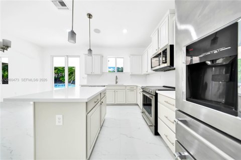 Villa ou maison à vendre à Miami, Floride: 5 chambres, 289.48 m2 № 2265204 - photo 14