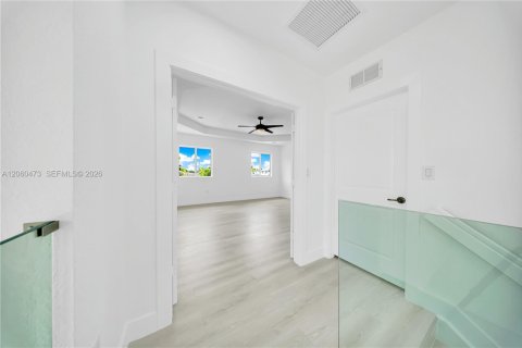 Villa ou maison à vendre à Miami, Floride: 5 chambres, 289.48 m2 № 2265204 - photo 29