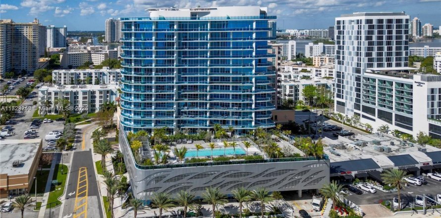 Condominio en Sunny Isles Beach, Florida, 3 dormitorios  № 2088529
