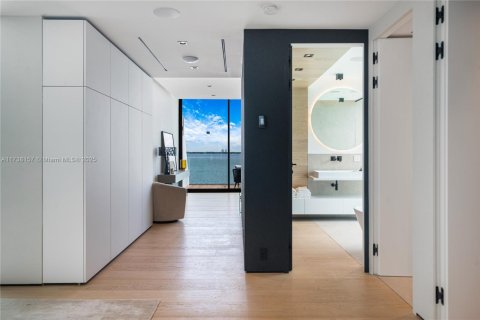 Снять в аренду виллу или дом в Майами, Флорида 5 спален, 676.61м2, № 1811188 - фото 20