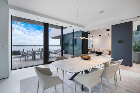 Снять в аренду виллу или дом в Майами, Флорида 5 спален, 676.61м2, № 1811188 - фото 19