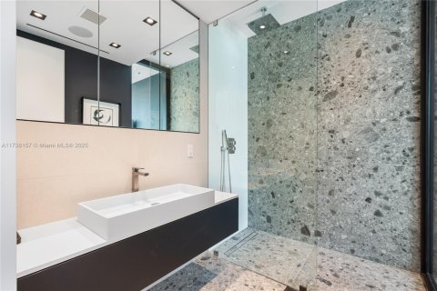 Снять в аренду виллу или дом в Майами, Флорида 5 спален, 676.61м2, № 1811188 - фото 25