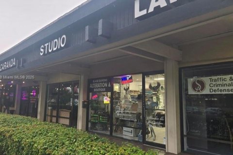 Propiedad comercial en venta en Plantation, Florida № 1834512 - foto 1