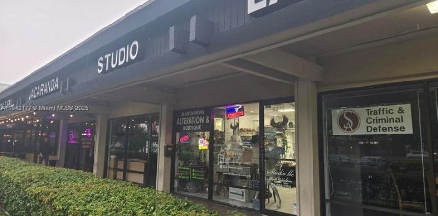 Propiedad comercial en Plantation, Florida № 1834512
