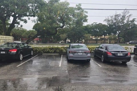 Propiedad comercial en venta en Plantation, Florida № 1834512 - foto 4
