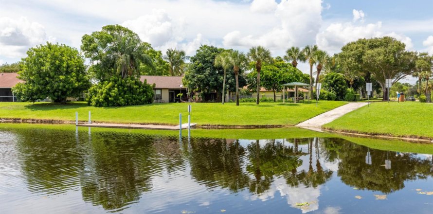 Таунхаус в Веллингтон, Флорида 3 спальни, 165.27м2 № 1073768