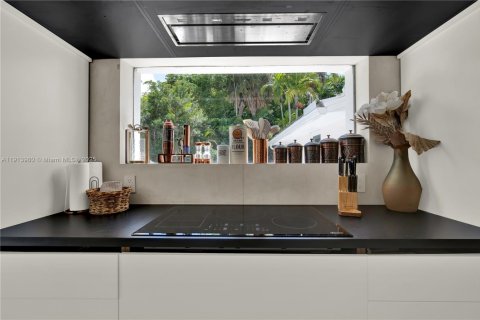 Casa en venta en Miami, Florida, 4 dormitorios, 201.69 m2 № 1969541 - foto 20