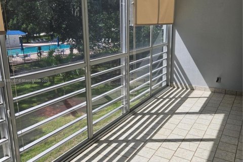 Condo in Coconut Creek, Florida, 2 bedrooms  № 1946496 - photo 6