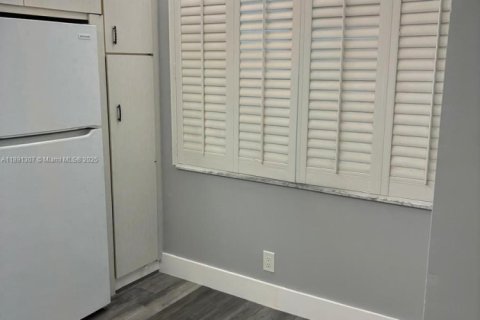 Condo in Coconut Creek, Florida, 2 bedrooms  № 1946496 - photo 9