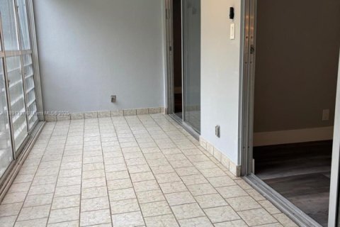 Condo in Coconut Creek, Florida, 2 bedrooms  № 1946496 - photo 3