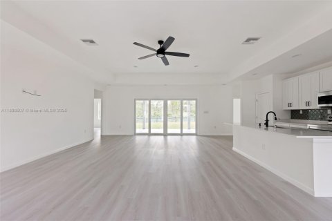 Villa ou maison à louer à Palm Bay, Floride: 4 chambres, 200.2 m2 № 1968634 - photo 5