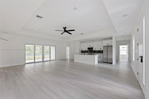 Villa ou maison à louer à Palm Bay, Floride: 4 chambres, 200.2 m2 № 1968634 - photo 8