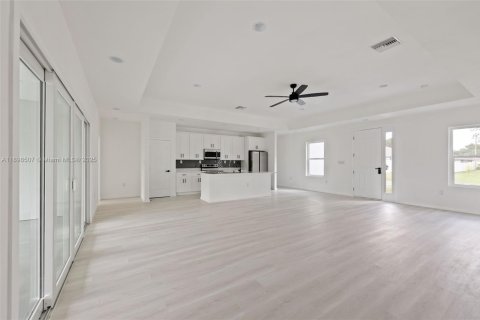 Villa ou maison à louer à Palm Bay, Floride: 4 chambres, 200.2 m2 № 1968634 - photo 4