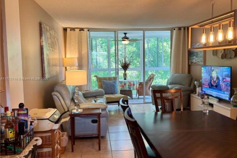 Condominio en venta en Lauderdale Lakes, Florida, 2 dormitorios, 89.19 m2 № 2018598 - foto 4