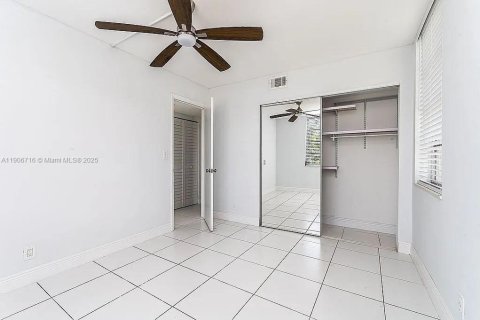 Copropriété à vendre à Davie, Floride: 3 chambres, 107.3 m2 № 1963202 - photo 11