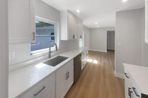 Villa ou maison à vendre à Tampa, Floride: 3 chambres, 145.3 m2 № 1881153 - photo 4