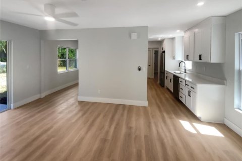 Casa en venta en Tampa, Florida, 3 dormitorios, 145.3 m2 № 1881153 - foto 13