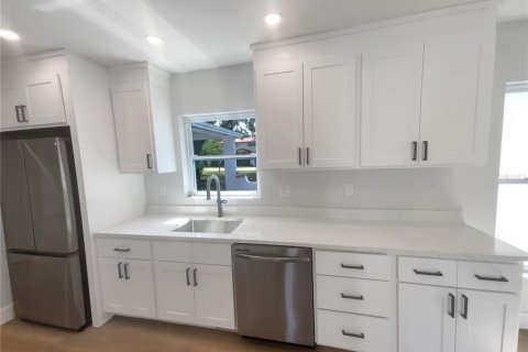Casa en venta en Tampa, Florida, 3 dormitorios, 145.3 m2 № 1881153 - foto 16