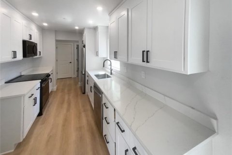 Villa ou maison à vendre à Tampa, Floride: 3 chambres, 145.3 m2 № 1881153 - photo 17
