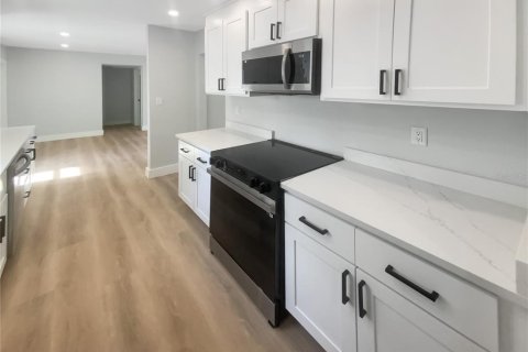 Casa en venta en Tampa, Florida, 3 dormitorios, 145.3 m2 № 1881153 - foto 15
