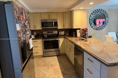 Copropriété à vendre à Dania Beach, Floride: 2 chambres, 110.55 m2 № 2085913 - photo 3