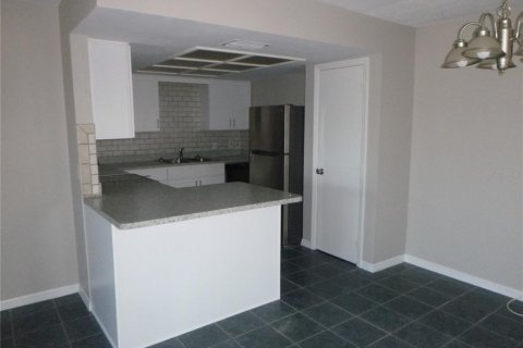 Apartamento en alquiler en Lakeland, Florida, 2 dormitorios, 98.66 m2 № 2233696 - foto 2