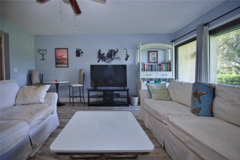 Townhouse in New Smyrna Beach, Florida 2 bedrooms, 115.57 sq.m. № 1578778 - photo 9