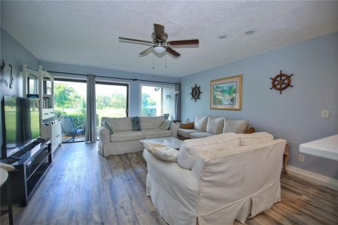 Townhouse in New Smyrna Beach, Florida 2 bedrooms, 115.57 sq.m. № 1578778 - photo 3