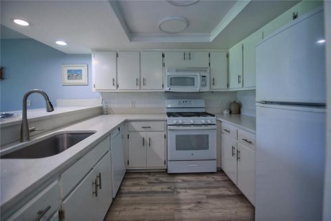 Townhouse in New Smyrna Beach, Florida 2 bedrooms, 115.57 sq.m. № 1578778 - photo 10