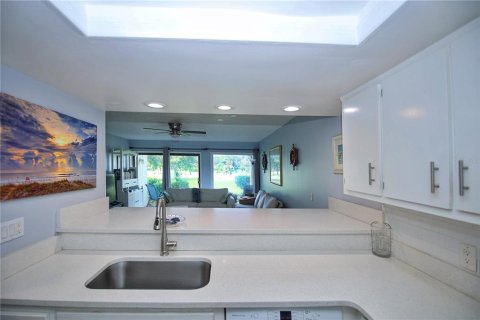 Townhouse in New Smyrna Beach, Florida 2 bedrooms, 115.57 sq.m. № 1578778 - photo 4