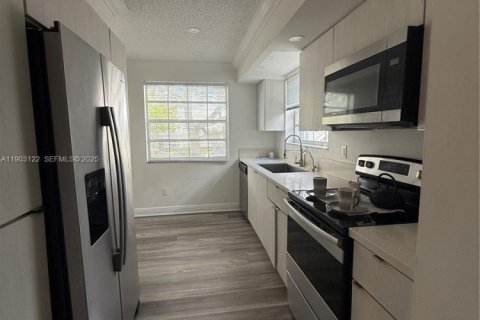 Купить кондоминиум в Хомстед, Флорида 2 спальни, 107.77м2, № 2034927 - фото 20