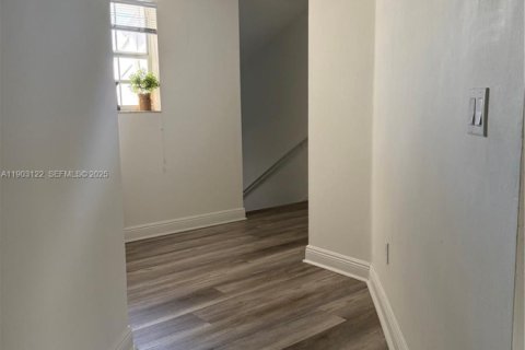 Купить кондоминиум в Хомстед, Флорида 2 спальни, 107.77м2, № 2034927 - фото 4