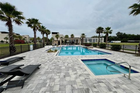 Townhouse in Gainesville, Florida 2 bedrooms, 190.08 sq.m. № 1871237 - photo 12