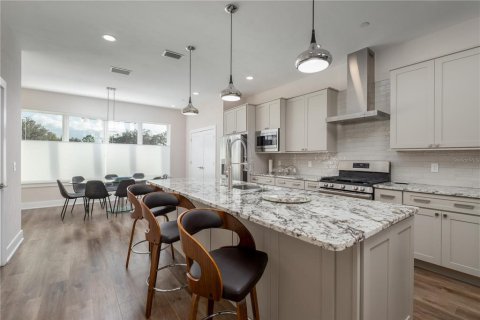 Townhouse in Gainesville, Florida 2 bedrooms, 190.08 sq.m. № 1871237 - photo 3