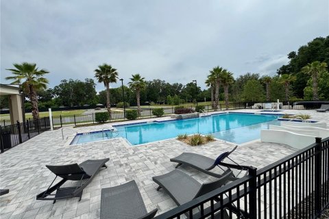 Townhouse in Gainesville, Florida 2 bedrooms, 190.08 sq.m. № 1871237 - photo 13