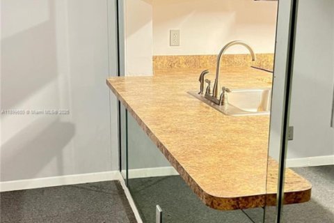 Condo in Davie, Florida, 1 bedroom  № 1952536 - photo 13