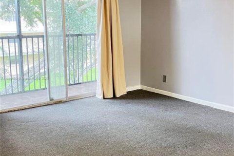 Condo in Davie, Florida, 1 bedroom  № 1952536 - photo 10