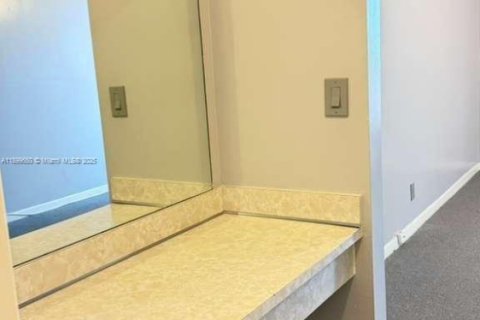 Condo in Davie, Florida, 1 bedroom  № 1952536 - photo 26