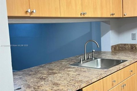 Condo in Davie, Florida, 1 bedroom  № 1952536 - photo 17