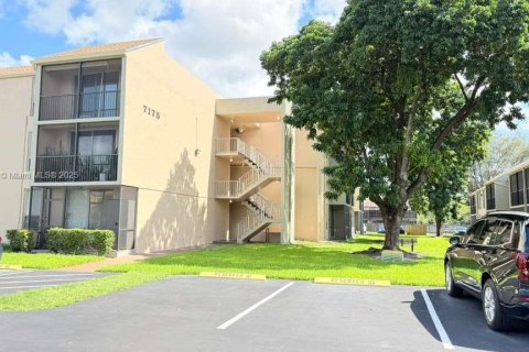 Condo in Davie, Florida, 1 bedroom  № 1952536 - photo 2