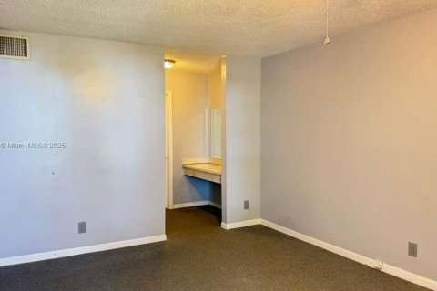 Condo in Davie, Florida, 1 bedroom  № 1952536 - photo 22