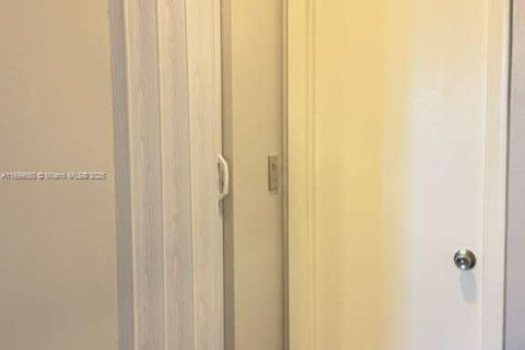 Condo in Davie, Florida, 1 bedroom  № 1952536 - photo 29