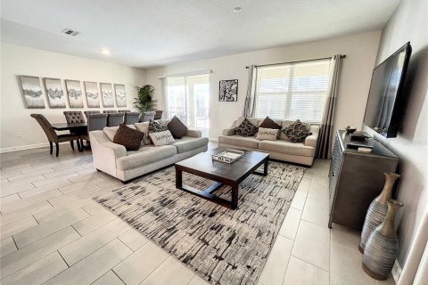 Casa en venta en Davenport, Florida, 8 dormitorios, 405.98 m2 № 2151151 - foto 20