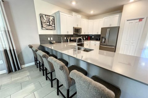 Casa en venta en Davenport, Florida, 8 dormitorios, 405.98 m2 № 2151151 - foto 24