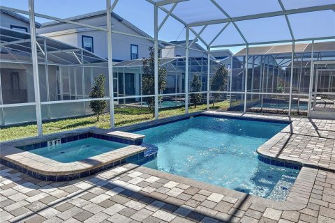 Casa en venta en Davenport, Florida, 8 dormitorios, 405.98 m2 № 2151151 - foto 16