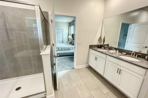 Casa en venta en Davenport, Florida, 8 dormitorios, 405.98 m2 № 2151151 - foto 4