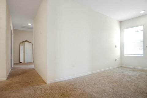 House in Davenport, Florida 5 bedrooms, 234.3 sq.m. № 1901354 - photo 27