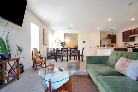 House in Davenport, Florida 5 bedrooms, 234.3 sq.m. № 1901354 - photo 9