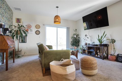 House in Davenport, Florida 5 bedrooms, 234.3 sq.m. № 1901354 - photo 10